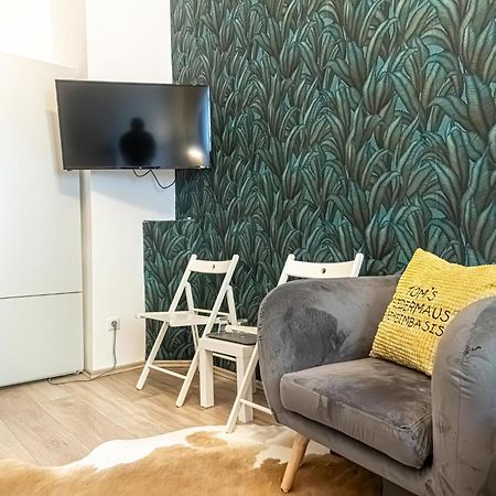 Superbly Central 9Br Complex Ideal For 25 People Вена Экстерьер фото