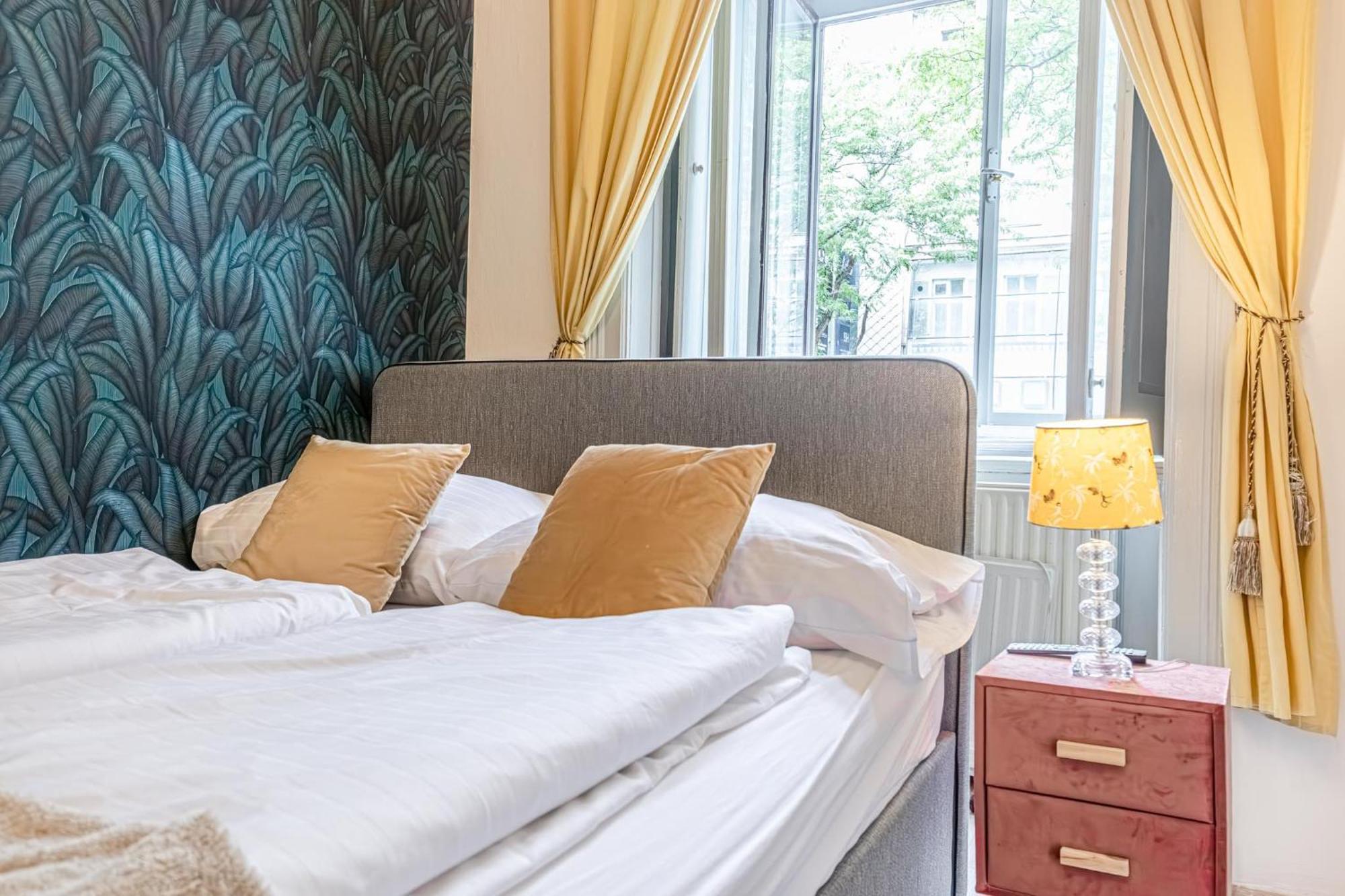 Superbly Central 9Br Complex Ideal For 25 People Вена Экстерьер фото