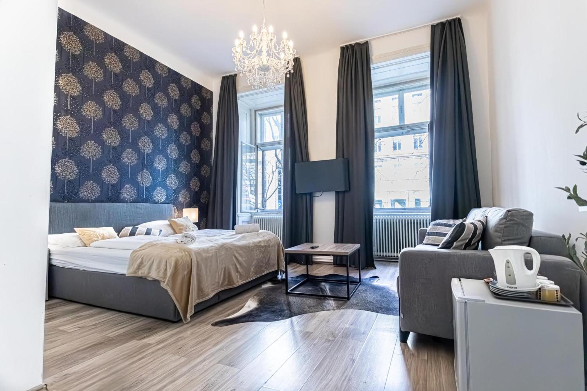 Superbly Central 9Br Complex Ideal For 25 People Вена Экстерьер фото