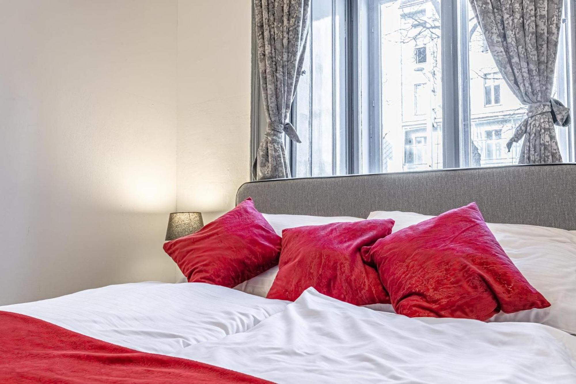 Superbly Central 9Br Complex Ideal For 25 People Вена Экстерьер фото