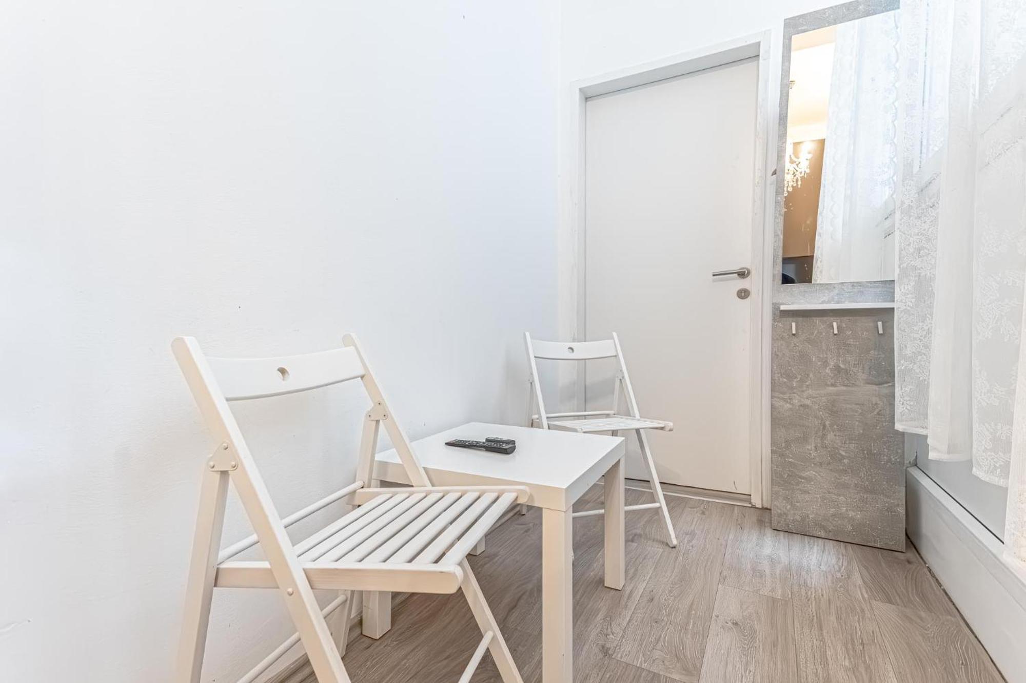 Superbly Central 9Br Complex Ideal For 25 People Вена Экстерьер фото