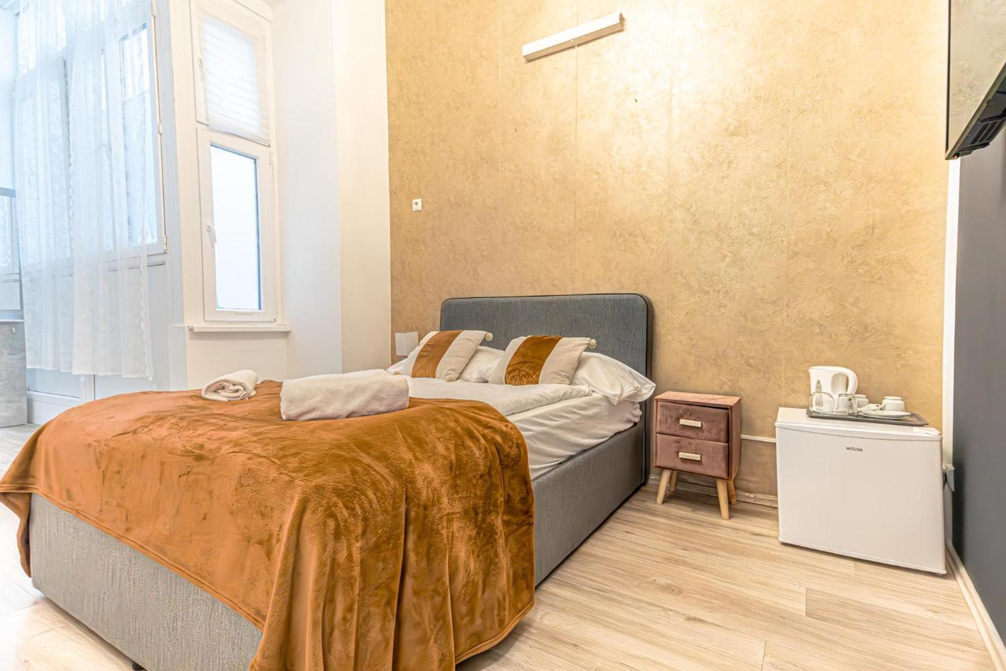 Superbly Central 9Br Complex Ideal For 25 People Вена Экстерьер фото