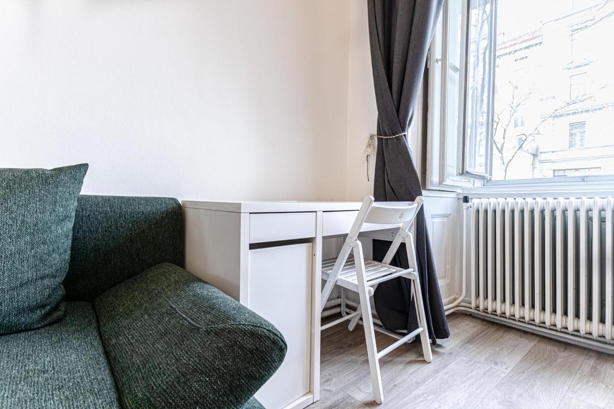 Superbly Central 9Br Complex Ideal For 25 People Вена Экстерьер фото