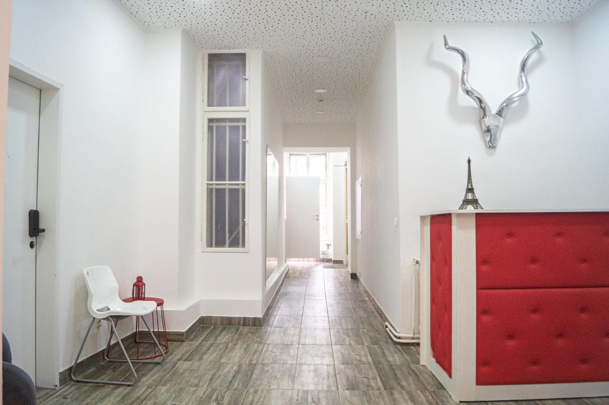 Superbly Central 9Br Complex Ideal For 25 People Вена Экстерьер фото