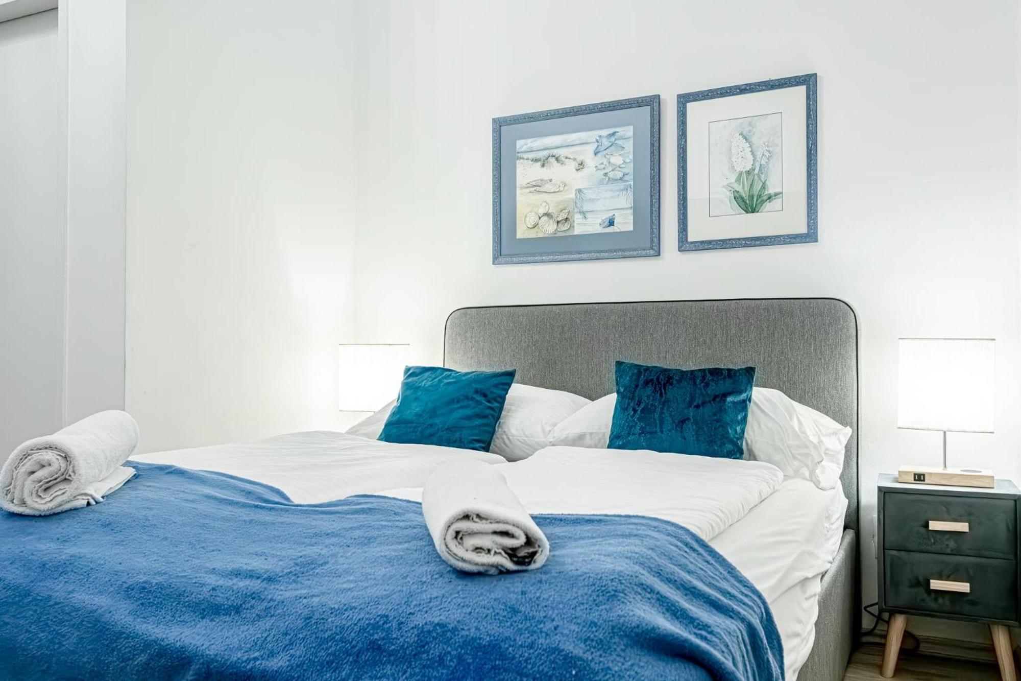 Superbly Central 9Br Complex Ideal For 25 People Вена Экстерьер фото
