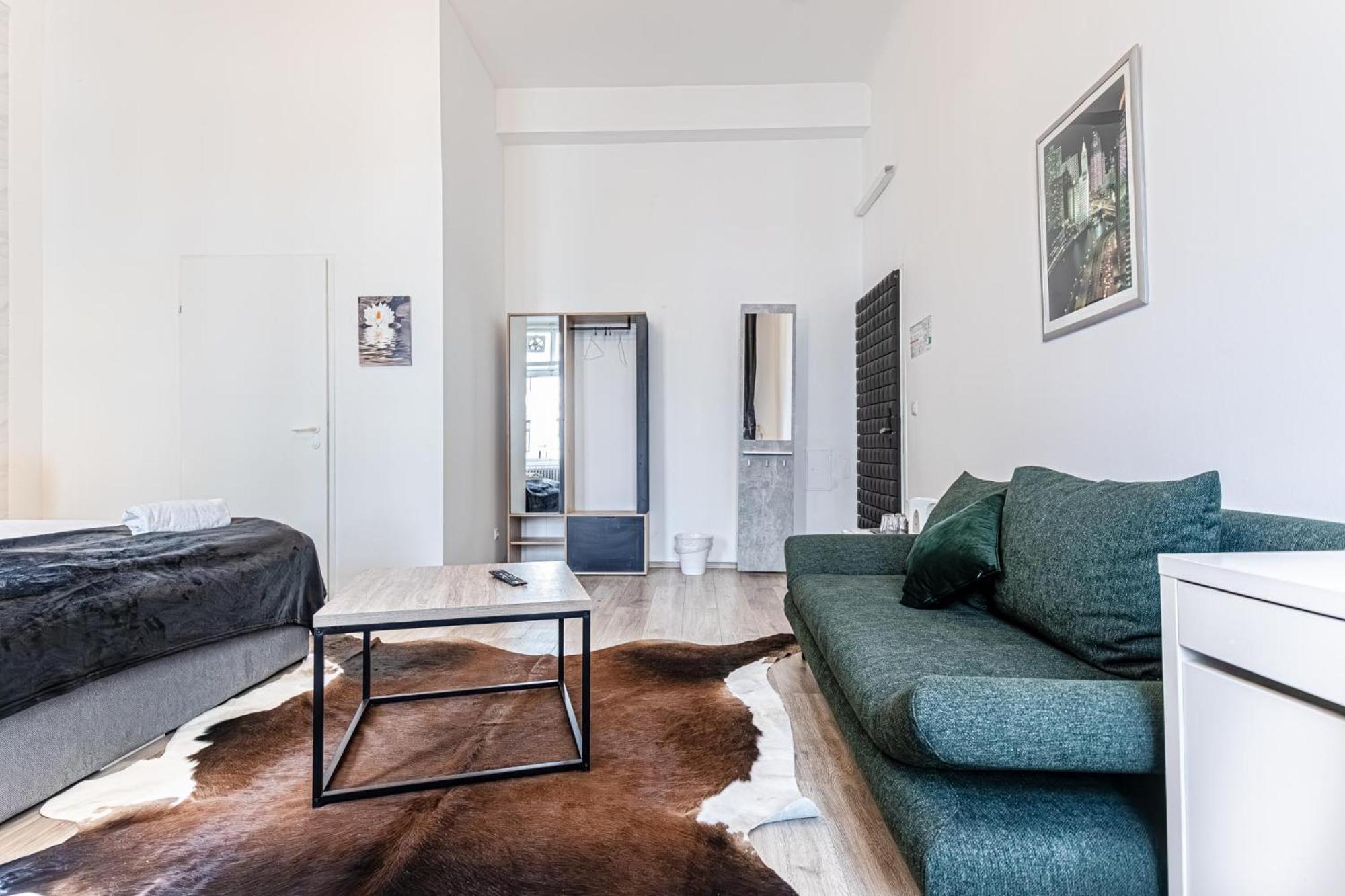 Superbly Central 9Br Complex Ideal For 25 People Вена Экстерьер фото