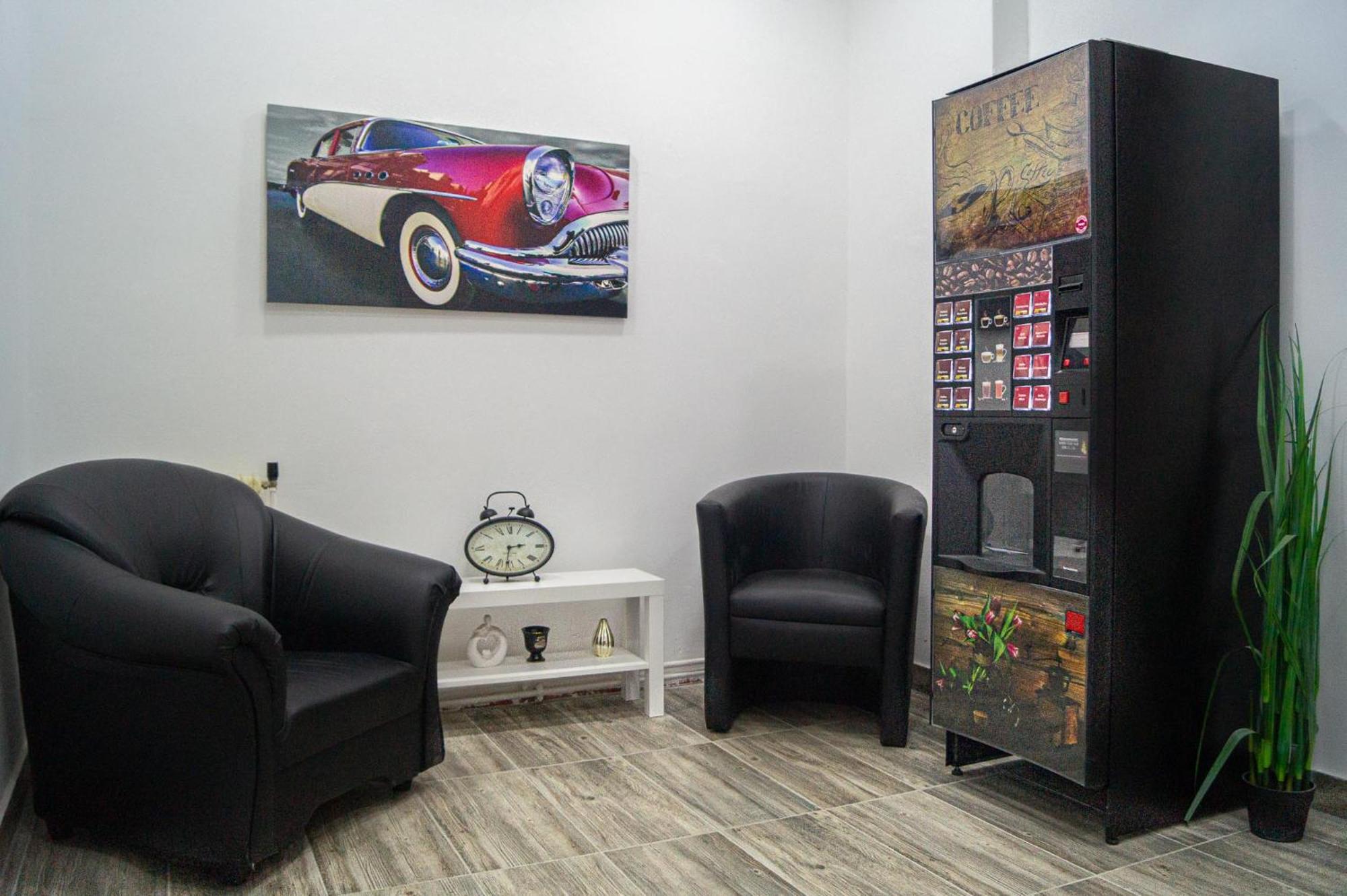 Superbly Central 9Br Complex Ideal For 25 People Вена Экстерьер фото