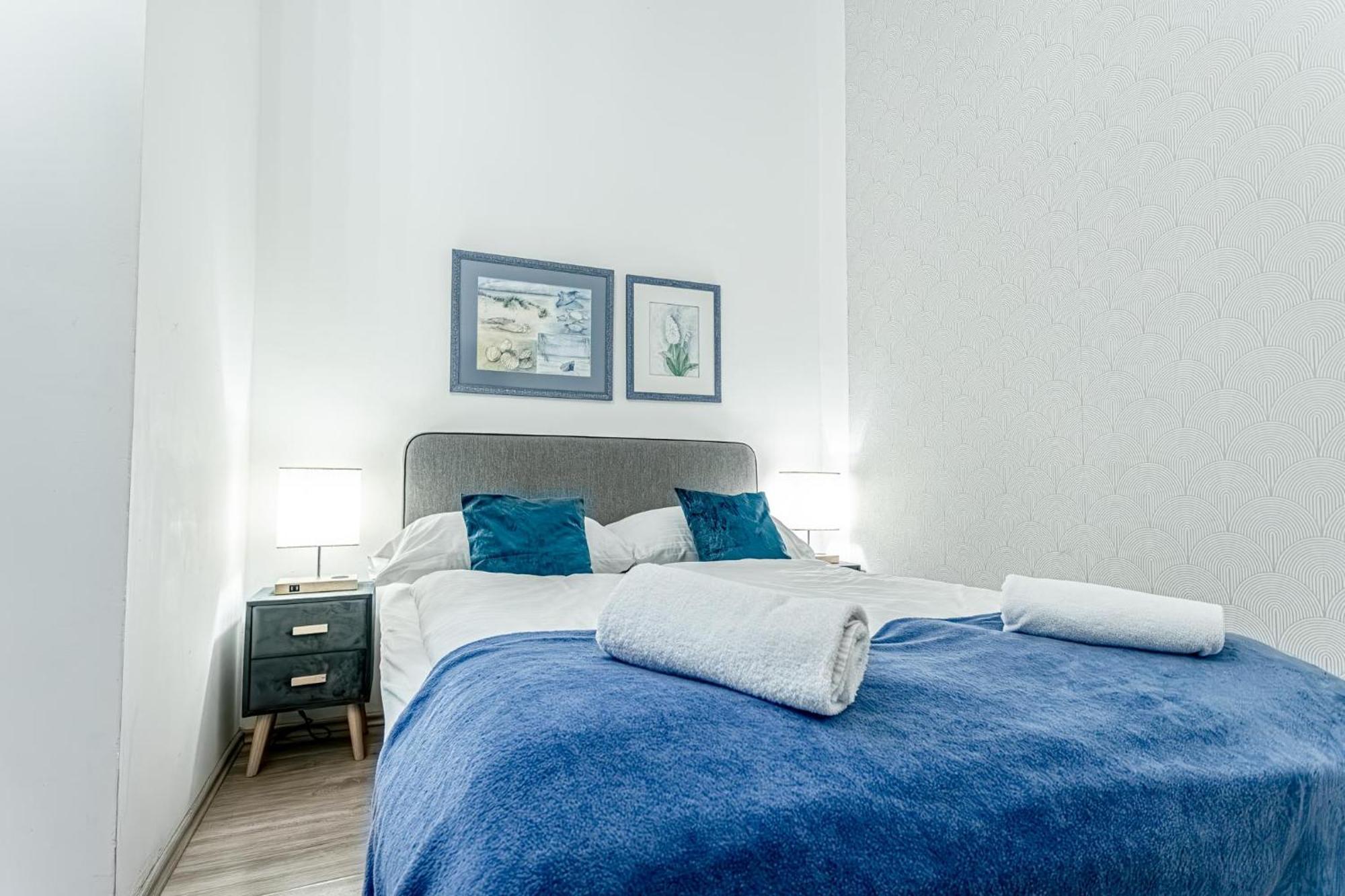 Superbly Central 9Br Complex Ideal For 25 People Вена Экстерьер фото