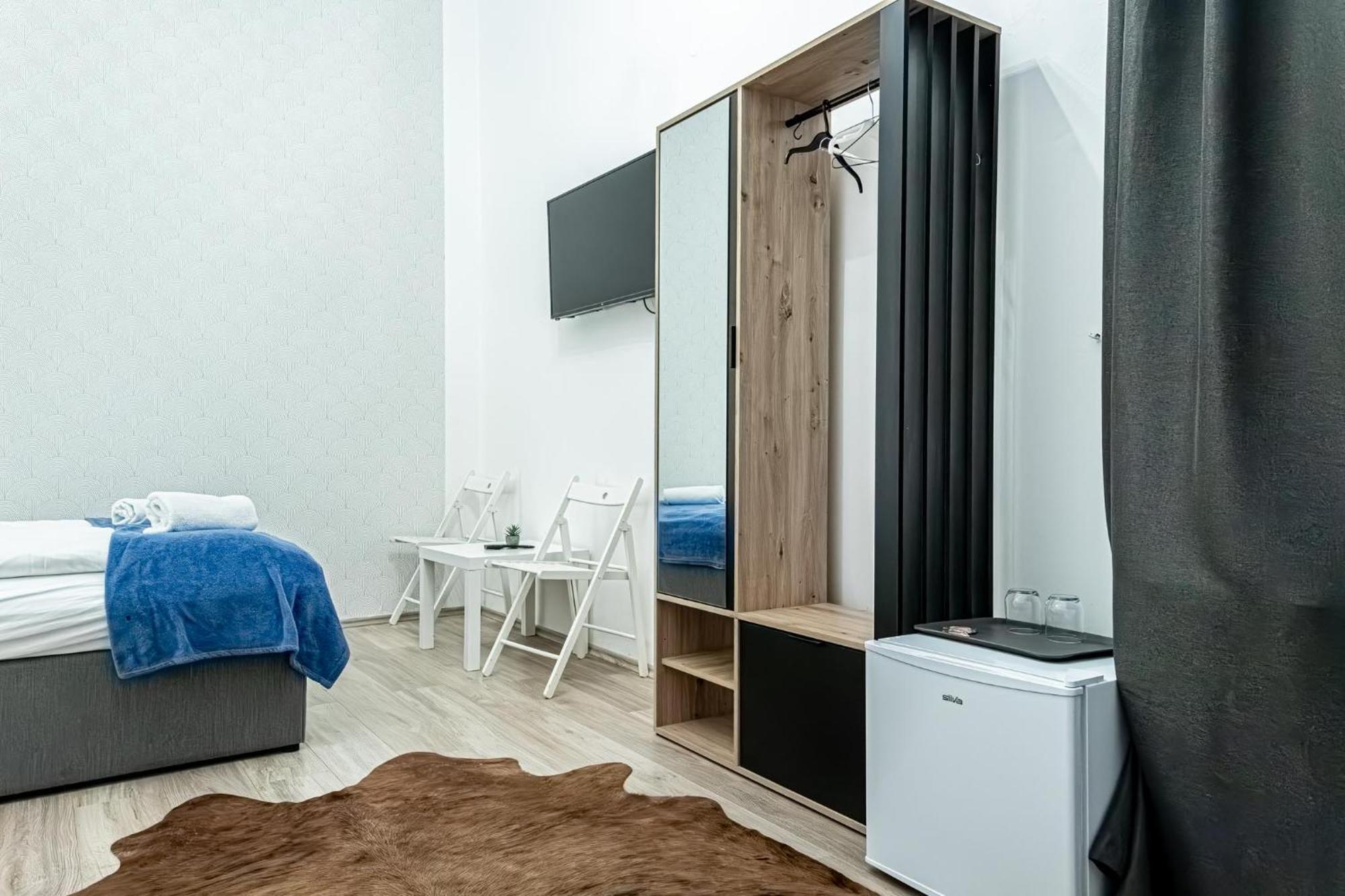 Superbly Central 9Br Complex Ideal For 25 People Вена Экстерьер фото